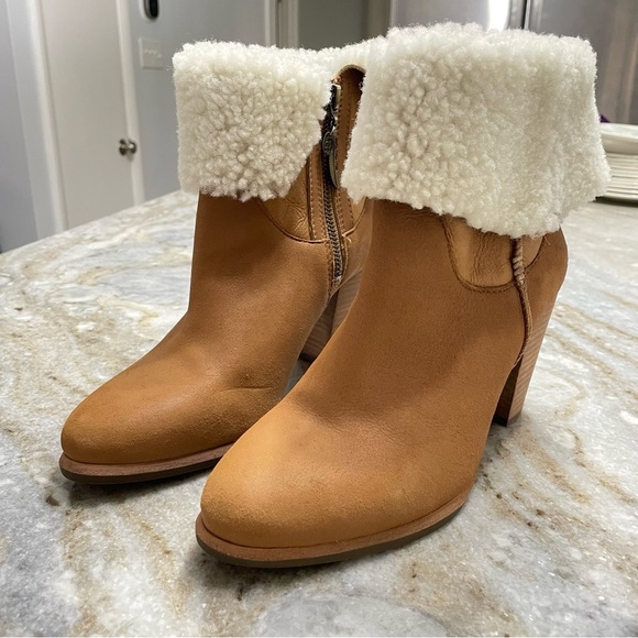 UGG AUSTRALIA Charlee Chestnut Ankle Boots With Sherpa Cuff Detail - Picture 1 of 16